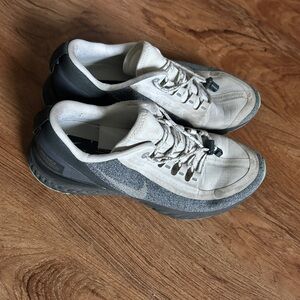 Nike Odyssey React Shield Size 7 Women’s Running Sneakers